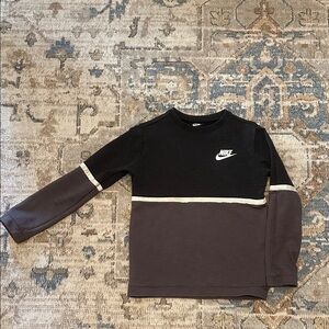 Nike Kids Black and Dark Gray Long Sleeve Tee